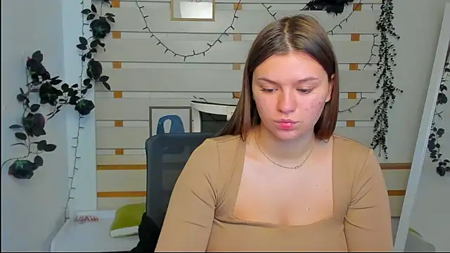 Josephine Kiss online show from 04/29/26, 09:24