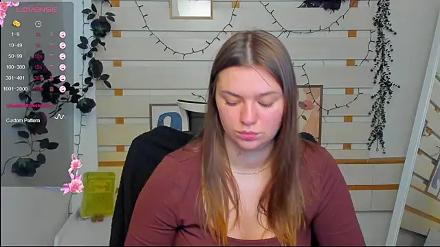 Josephine Kiss online show from 05/04/26, 12:30
