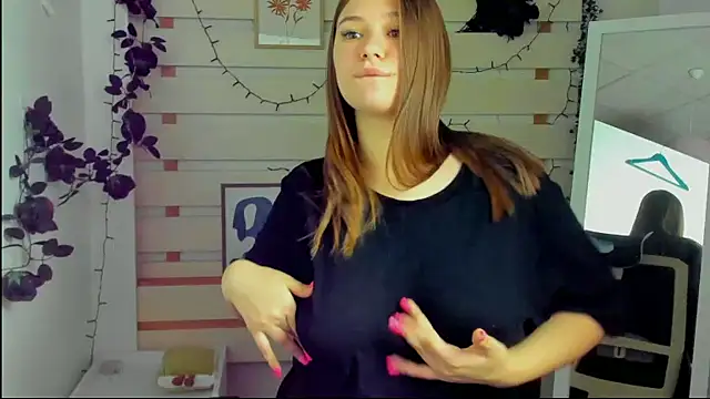 Josephine Kiss online show from 04/11/26, 07:45