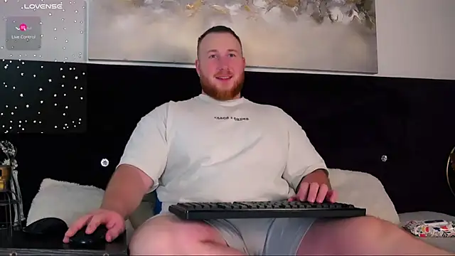 Snapshot of RoddyStill chatting on 12/02/25, 05:31 RoddyStill online show from 12/02/25, 05:31