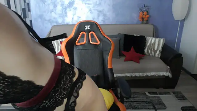 NycolleSweet37 online show from 04/16/26, 09:43