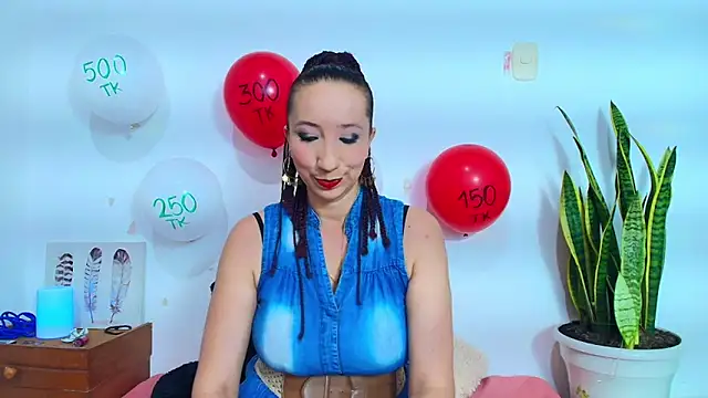 Snapshot of miss-leyla chatting on 03/19/25, 04:13 miss-leyla online show from 03/19/25, 04:13