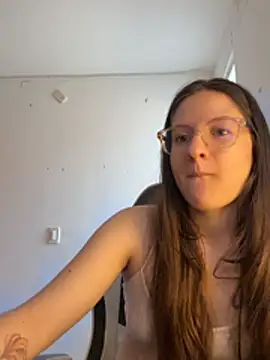 Snapshot of livgomez chatting on 03/15/26, 02:13 livgomez online show from 03/15/26, 02:13