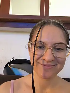 Snapshot of livgomez chatting on 08/02/26, 03:31 livgomez online show from 08/02/26, 03:31