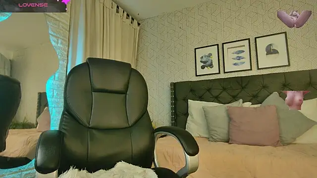 Snapshot of sussy__stone chatting on 12/07/24, 12:40 sussy stone online show from 12/07/24, 12:40