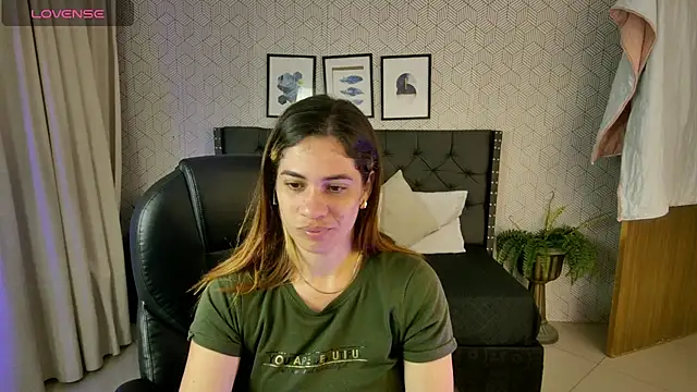 Snapshot of sussy__stone chatting on 12/18/24, 12:40 sussy stone online show from 12/18/24, 12:40