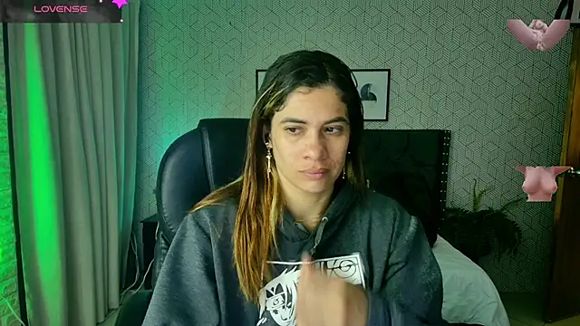 Snapshot of sussy__stone chatting on 01/14/25, 12:14 sussy stone online show from 01/14/25, 12:14