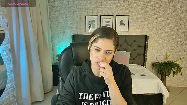 Snapshot of sussy__stone chatting on 12/08/24, 12:41 sussy stone online show from 12/08/24, 12:41