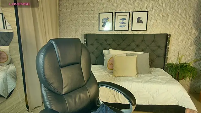 Snapshot of sussy__stone chatting on 01/06/25, 12:46 sussy stone online show from 01/06/25, 12:46