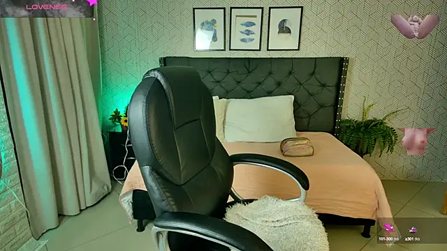 Snapshot of sussy__stone chatting on 01/10/25, 11:33 sussy stone online show from 01/10/25, 11:33