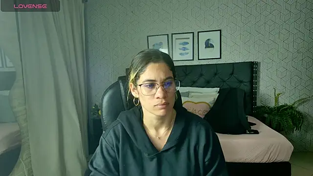 Snapshot of sussy__stone chatting on 01/07/25, 12:20 sussy stone online show from 01/07/25, 12:20