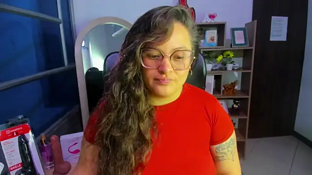 SaraThomso online show from 09/30/25, 03:23