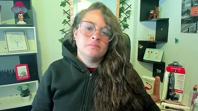 SaraThomso online show from 10/04/25, 03:41