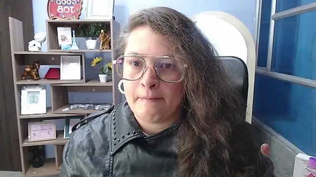 SaraThomso online show from 02/19/25, 03:06