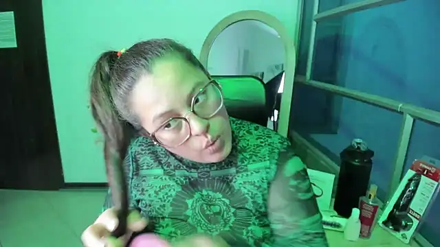 SaraThomso online show from 09/10/25, 03:27