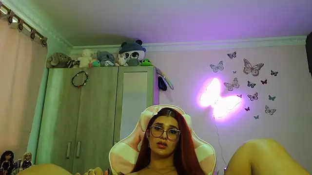 caroline jonson online show from 04/06/26, 02:51
