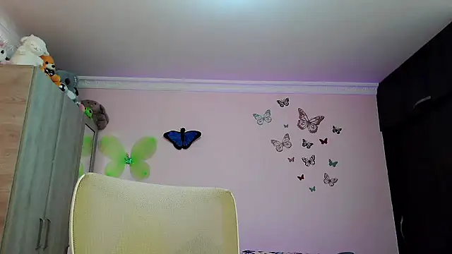 caroline jonson online show from 09/20/25, 02:33