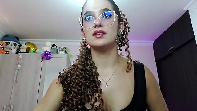 caroline jonson online show from 03/20/25, 07:25