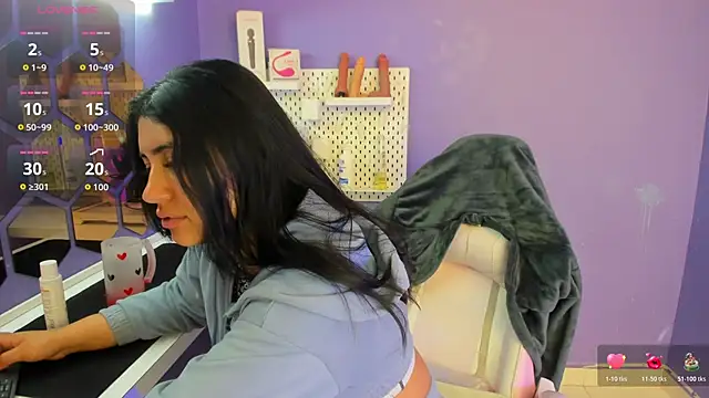 Danna 777  online show from 10/21/25, 12:15