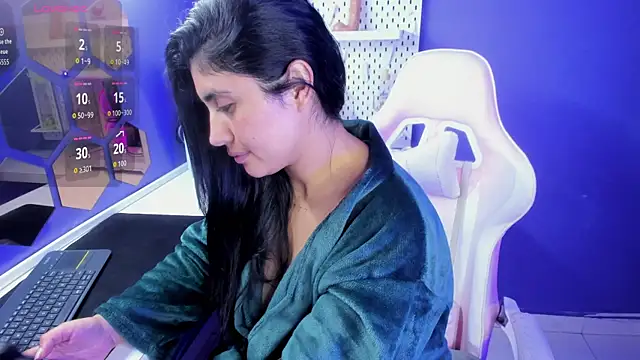 Danna 777  online show from 11/11/25, 09:37