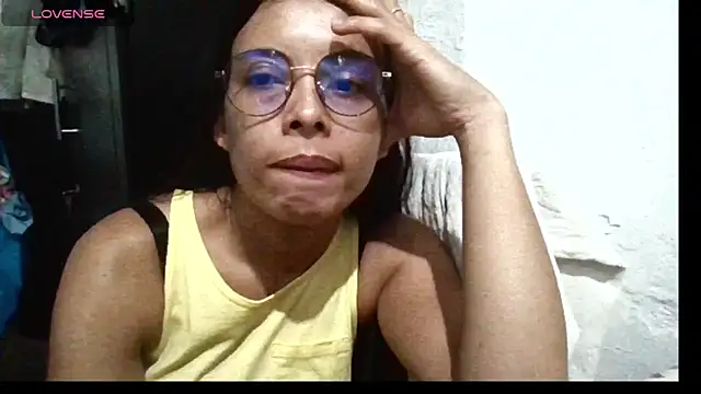 Snapshot of stefany_sexxx chatting on 03/10/25, 12:39 stefany sexxx online show from 03/10/25, 12:39