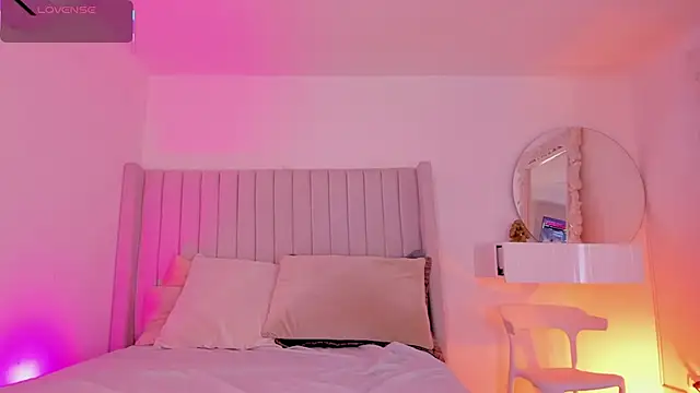 Snapshot of Shelynna_azzul chatting on 12/05/25, 07:45 Shelynna azzul online show from 12/05/25, 07:45