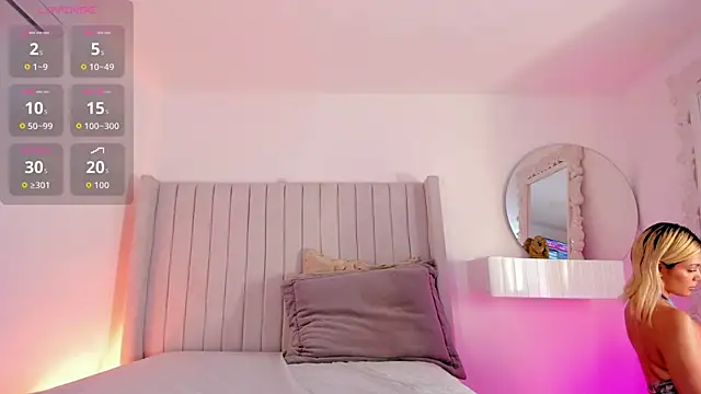 Shelynna azzul online show from 04/13/26, 09:19