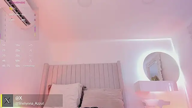 Snapshot of Shelynna_azzul chatting on 10/21/25, 08:19 Shelynna azzul online show from 10/21/25, 08:19