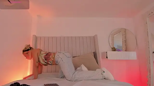 Shelynna azzul online show from 03/26/26, 08:18