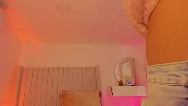 Shelynna azzul online show from 03/27/26, 08:43