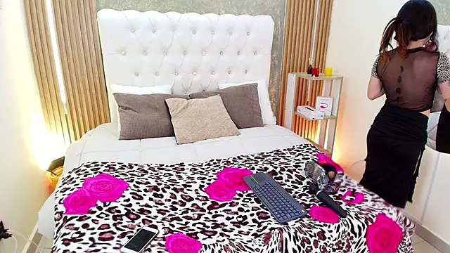 Tifanny Sweett online show from 03/11/26, 08:25