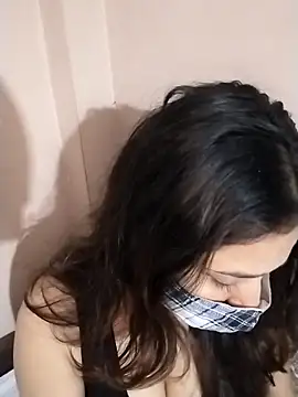 PRINCESS ZANNAT online show from 04/15/26, 05:17