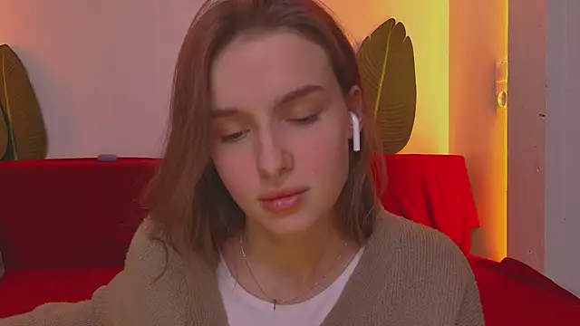 Snapshot of Whitney_Svonn chatting on 03/21/25, 07:13 Whitney Svonn online show from 03/21/25, 07:13