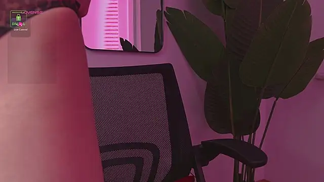 Snapshot of Whitney_Svonn chatting on 02/27/25, 08:56 Whitney Svonn online show from 02/27/25, 08:56