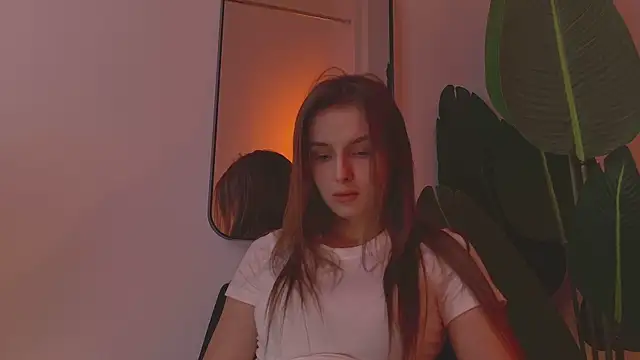 Snapshot of Whitney_Svonn chatting on 03/22/25, 07:20 Whitney Svonn online show from 03/22/25, 07:20