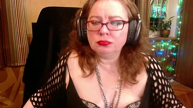 Snapshot of Miss_Tress chatting on 09/17/25, 06:21 Miss Tress online show from 09/17/25, 06:21