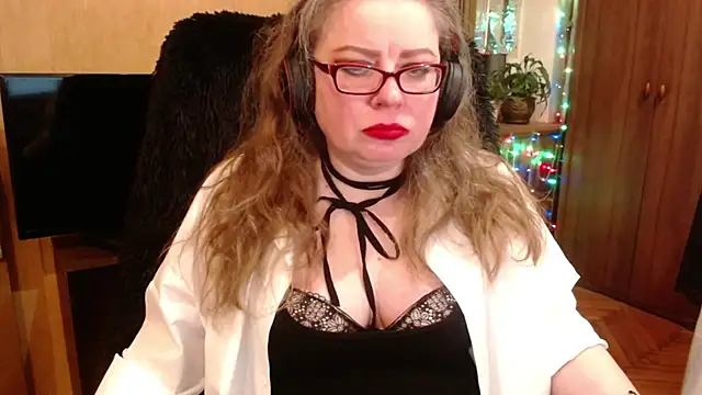 Snapshot of Miss_Tress chatting on 02/02/25, 05:26 Miss Tress online show from 02/02/25, 05:26
