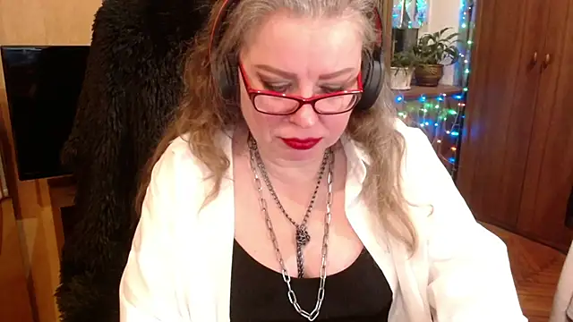 Snapshot of Miss_Tress chatting on 02/07/25, 10:09 Miss Tress online show from 02/07/25, 10:09