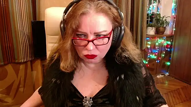 Snapshot of Miss_Tress chatting on 12/20/25, 09:50 Miss Tress online show from 12/20/25, 09:50