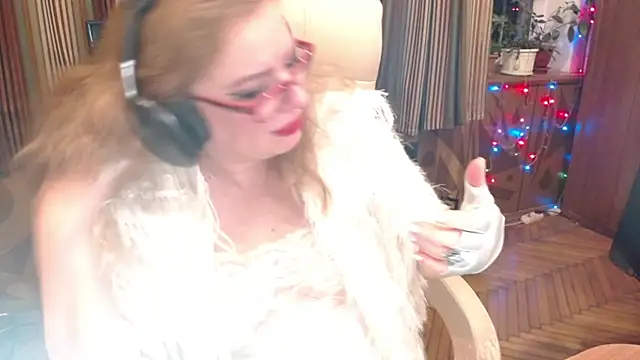 Snapshot of Miss_Tress chatting on 07/12/26, 09:04 Miss Tress online show from 07/12/26, 09:04