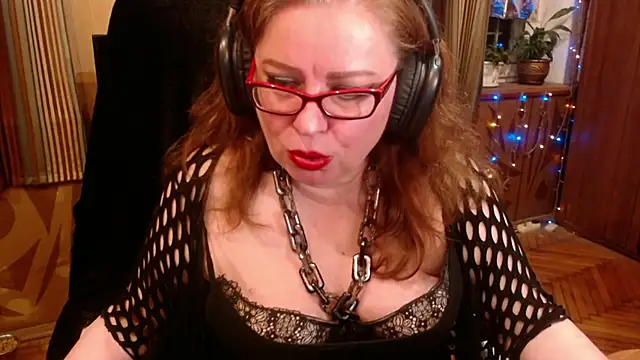 Snapshot of Miss_Tress chatting on 09/13/25, 06:19 Miss Tress online show from 09/13/25, 06:19