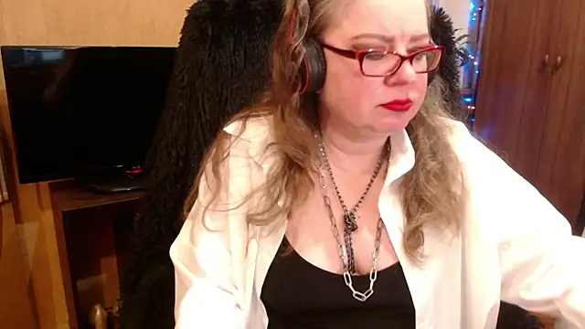 Snapshot of Miss_Tress chatting on 02/07/25, 07:06 Miss Tress online show from 02/07/25, 07:06