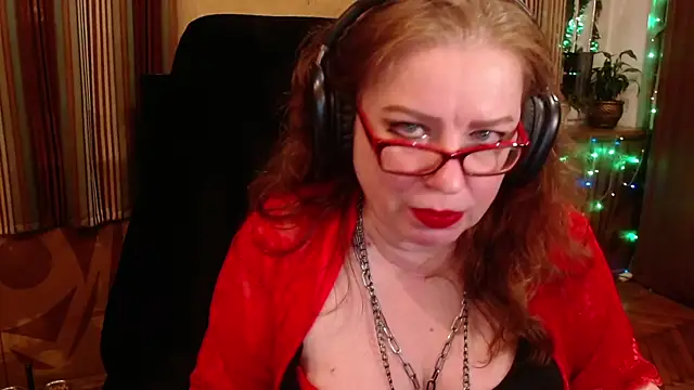 Snapshot of Miss_Tress chatting on 10/08/25, 11:49 Miss Tress online show from 10/08/25, 11:49