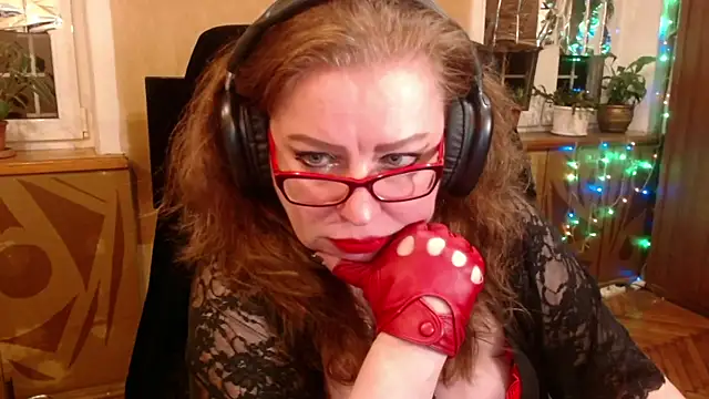Snapshot of Miss_Tress chatting on 09/28/25, 09:55 Miss Tress online show from 09/28/25, 09:55