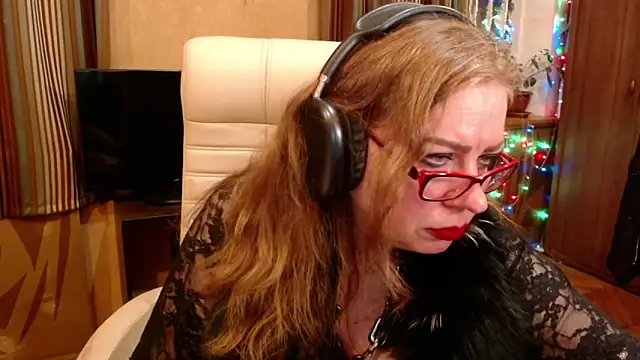 Snapshot of Miss_Tress chatting on 06/14/26, 10:11 Miss Tress online show from 06/14/26, 10:11