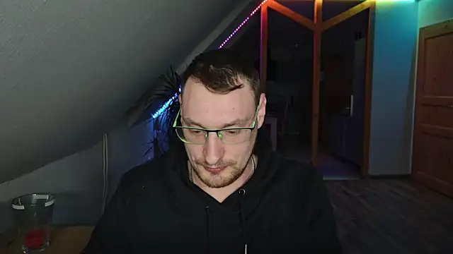 Snapshot of Relsxboy chatting on 02/10/25, 05:30 Relsxboy online show from 02/10/25, 05:30