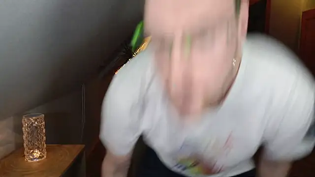 Snapshot of Relsxboy chatting on 03/11/25, 05:57 Relsxboy online show from 03/11/25, 05:57