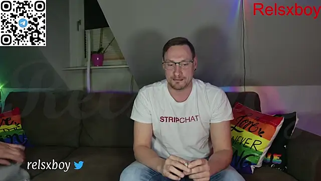 Snapshot of Relsxboy chatting on 10/03/25, 08:54 Relsxboy online show from 10/03/25, 08:54