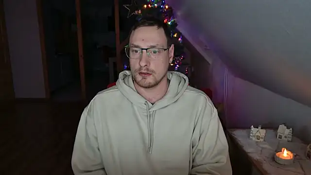 Snapshot of Relsxboy chatting on 12/30/24, 05:02 Relsxboy online show from 12/30/24, 05:02