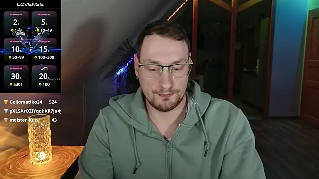 Snapshot of Relsxboy chatting on 02/28/25, 05:37 Relsxboy online show from 02/28/25, 05:37